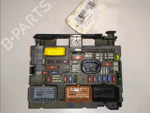 Used Fuse box Fuse box CITROËN C4 Picasso I MPV (UD_) 1.6 HDi (109 hp) 40252456 40252456