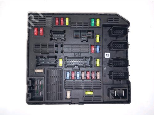 Used Fuse box RENAULT GRAND SCÉNIC III (JZ0/1_) 1.9 dCi (JZ0J, JZ0N, JZ1K, JZ1S) (131 hp) 30427953