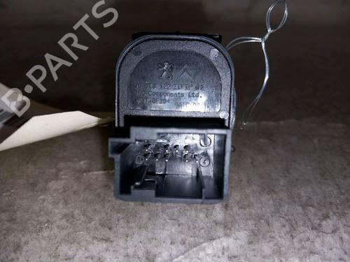 Spejlkontakt CITROËN C4 CACTUS 1.2 VTi 82 | BP30419524I25