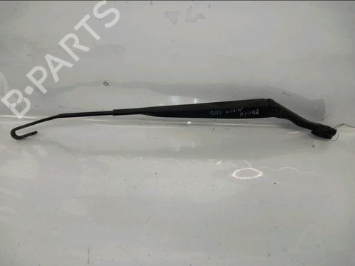 Used Front windshield wiper arm NISSAN MICRA III (K12) 1.2 16V (65 hp) 30488840