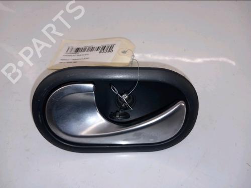 Venstre fortil invendig håndtag RENAULT TWINGO II (CN0_) 1.5 dCi (CN0E) (64 hp) 30424032