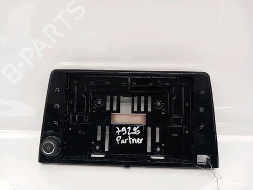 Used Display monitor PEUGEOT PARTNER Box Body/MPV (K9) 1.5 BlueHDi 100 (102 hp) 30433117