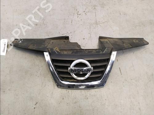Used Grille Grille 39490355 39490355