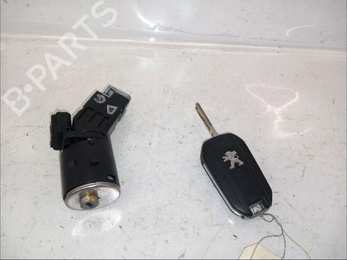 Używane Stacyjka PEUGEOT 208 I (CA_, CC_) 1.2 VTI 82 (82 hp) 30414361