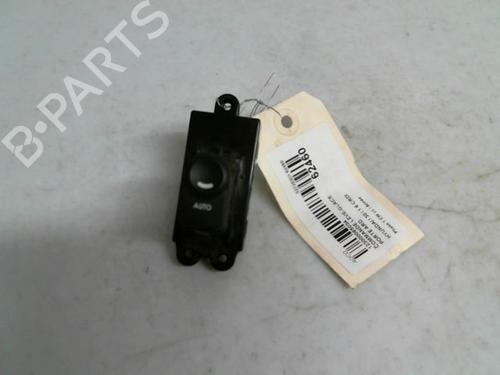 Used Right rear window switch HYUNDAI i30 Estate (FD) 1.6 CRDi (116 hp) 30427679