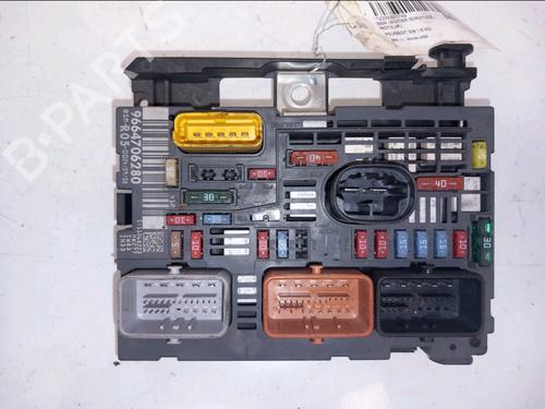 Used Fuse box PEUGEOT 308 I (4A_, 4C_) 1.6 HDi (90 hp) 31607721