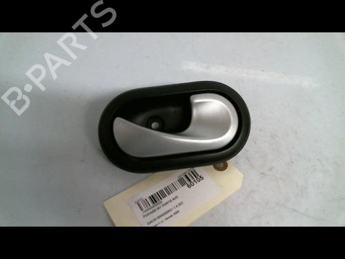 Used Front right interior door handle DACIA SANDERO 1.5 dCi (68 hp) 30424339
