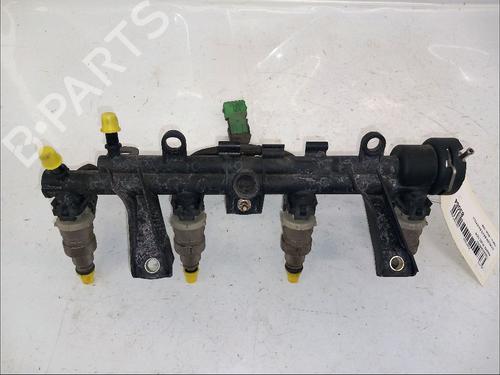 Used Injection rail CITROËN SAXO (S0, S1) 1.4 VTS (75 hp) 30428667