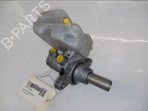 Used Brake master cylinder RENAULT TWINGO III (BCM_, BCA_) 1.0 SCe 70 (71 hp) 30800495