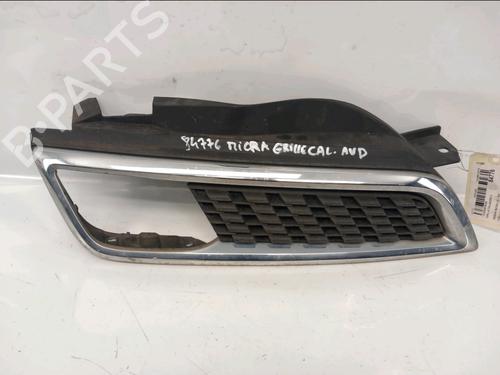 Used Grille NISSAN MICRA III (K12) 1.2 16V (80 hp) 32007441