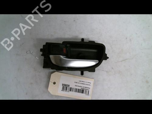 Used Front left interior door handle TOYOTA YARIS (_P13_) 1.5 Hybrid (NHP130_) (101 hp) 30423378