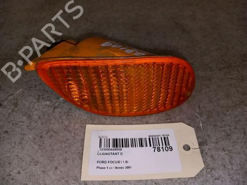 Used Right front indicator FORD FOCUS I Saloon (DFW) 1.6 16V (100 hp) 30432147