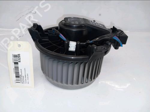 Used Heater blower motor TOYOTA YARIS (_P13_) 1.0 (KSP130_, KSP130) (69 hp) 30434428