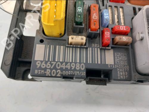 Fuse box CITROËN C5 III (RD_) 1.6 HDi 110 (RD9HZC) | BP31304564E1