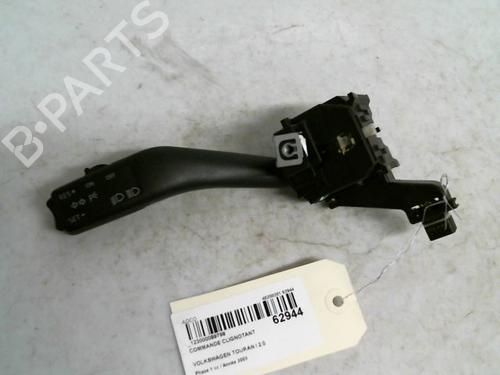 Used Steering column stalk VW TOURAN (1T1, 1T2) 2.0 TDI (136 hp) 30425004