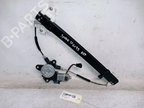Used Front right window mechanism CHEVROLET SPARK (M300) 1.0 (68 hp) 30421185