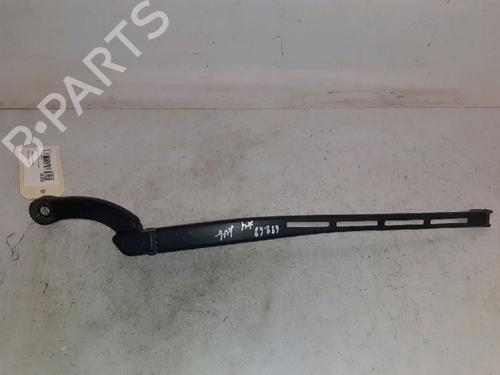 Used Front windshield wiper arm Front windshield wiper arm 30415355 30415355