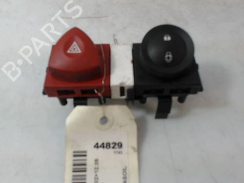 Used Warning switch RENAULT MEGANE II (BM0/1_, CM0/1_) 1.9 dCi (BM0G, CM0G) (120 hp) 30423641