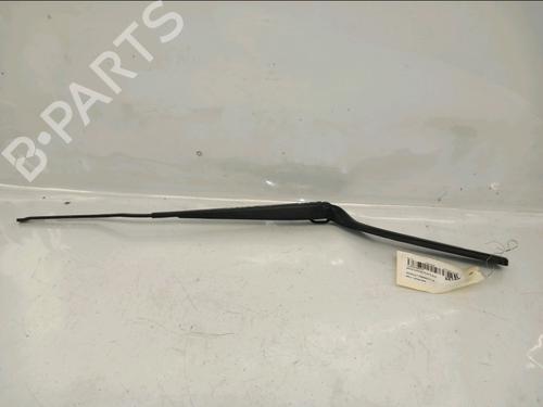 Used Front windshield wiper arm RENAULT TWINGO III (BCM_, BCA_) 1.0 SCe 70 (BCMB) (69 hp) 32655164