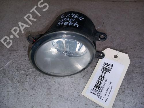 Used Left front fog light TOYOTA YARIS (_P9_) 1.4 D-4D (NLP90_, NLP90R) (90 hp) 30417679