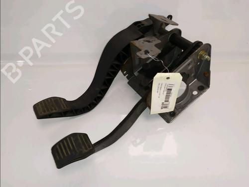 Pedal Pedal FORD FIESTA V (JH_, JD_) 1.4 TDCi (68 hp) 33749384 33749384