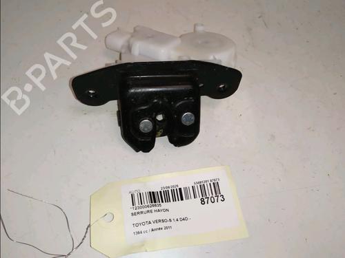Bagklap lås Bagklap lås TOYOTA VERSO S (_P12_) 1.4 D4-D (NLP121_, NLP121R) (90 hp) 39705406 39705406