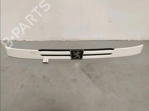 Used Grille Grille 37229037 37229037