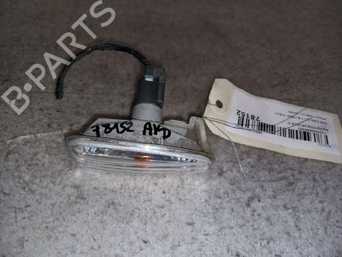 Used Right side indicator Right side indicator 30424289 30424289