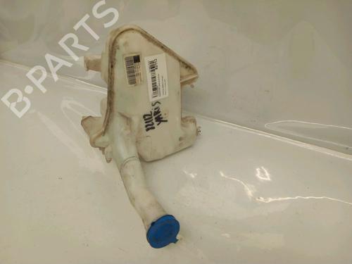 Used Windscreen washer tank TOYOTA YARIS (_P9_) 1.4 D-4D (NLP90_, NLP90R) (90 hp) 30420225