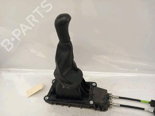 Used Gear lever DACIA SANDERO II 1.0 SCe 75 (B8JC, B8JD, B8NC) (73 hp) 30421879