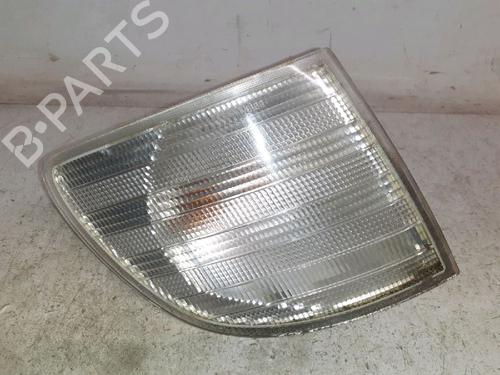 Used Right front indicator MERCEDES-BENZ VITO Van (W638) 110 CDI 2.2 (638.094) (102 hp) 30418363