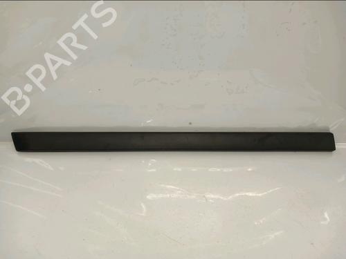 Used Door moulding trim PEUGEOT 2008 I (CU_) 1.2 VTi (82 hp) 30632948