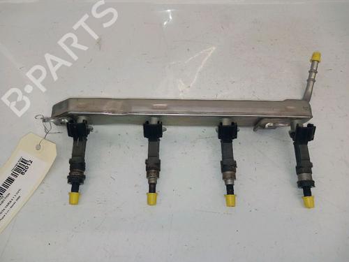 Used Injection rail TOYOTA YARIS (_P9_) 1.33 VVT-i (NSP90_, NSP90R) (100 hp) 30425669