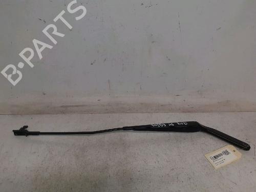 Used Front windshield wiper arm Front windshield wiper arm 30431847 30431847