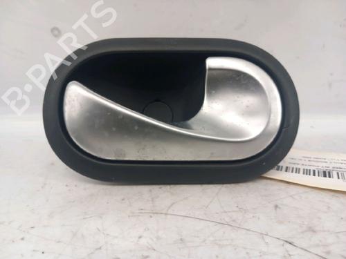 Høyre bak invendig håndtak RENAULT MODUS / GRAND MODUS (F/JP0_) 1.2 (JP0C, JP0K, FP0C, FP0K, FP0P, JP0P, JP0T) (75 hp) 30421724