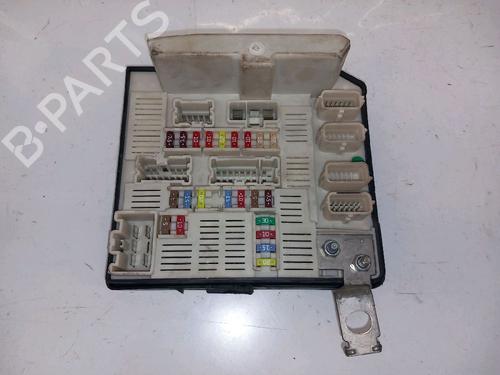 Boîte à Fusibles RENAULT SCÉNIC II (JM0/1_) 1.6 16V (JM1R) (112 hp) 30423934
