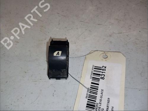 Venstre fortil elrude kontakt PEUGEOT PARTNER Platform/Chassis [2009-2025]  30429533