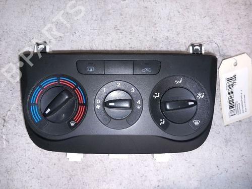 Used Climate control FIAT GRANDE PUNTO (199_) 1.3 D Multijet (75 hp) 30428779