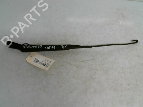 Used Rear windshield wiper arm HYUNDAI ELANTRA III (XD) 2.0 CRDi (113 hp) 30428707