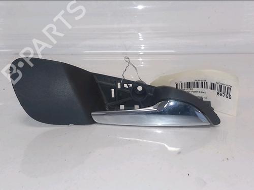 Used Front right interior door handle Front right interior door handle 38432847 38432847