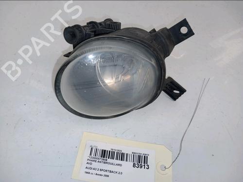 Faro antinebbia anteriore destri AUDI A3 Sportback (8PA) 2.0 TDI (170 hp) 30869251