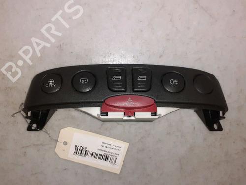 Used Warning switch FIAT PUNTO (188_) 1.2 16V 80 (188.233, .235, .253, .255, .333, .353, .639,... (80 hp) 30433926