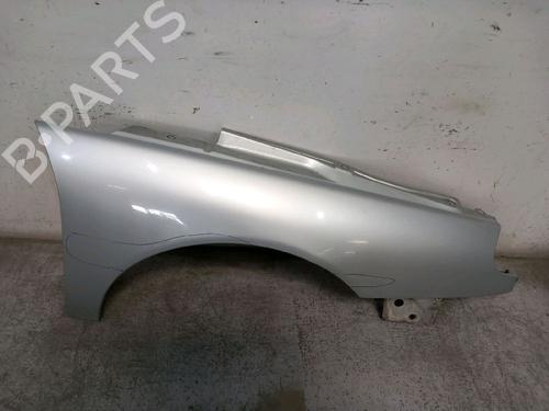 Used Right front fenders RENAULT LAGUNA I (B56_, 556_) 2.0 (109 hp) 30433220