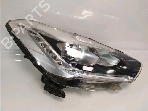 Used Right headlight Right headlight CITROËN DS5 2.0 HDi 165 (163 hp) 35892350 35892350