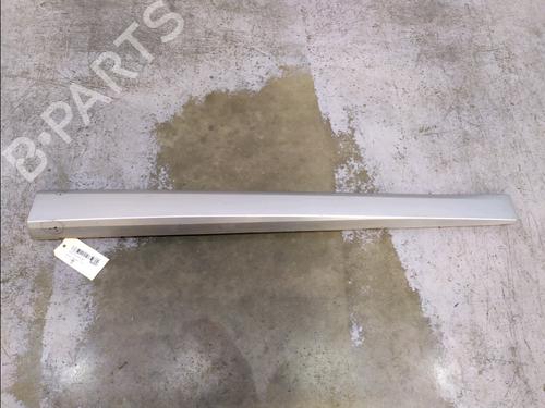Used Door moulding trim RENAULT MEGANE III Hatchback (BZ0/1_, B3_) 1.5 dCi (BZ0C) (90 hp) 30843036