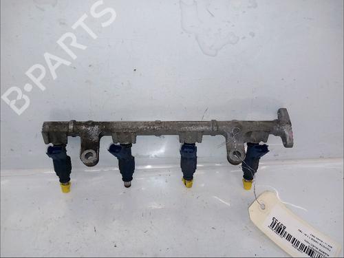 Used Injection rail TOYOTA YARIS (_P1_) 1.0 (SCP10_, SCP10R) (65 hp) 30422834