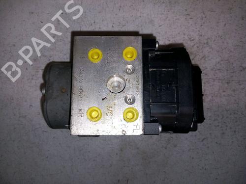 Used ABS pump TOYOTA YARIS (_P1_) 1.0 (SCP10_, SCP10R) (65 hp) 30427869