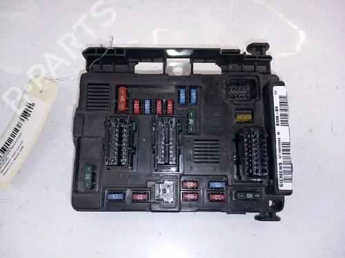 Boîte à Fusibles PEUGEOT 1007 (KM_) 1.4 HDi (68 hp) 30414281