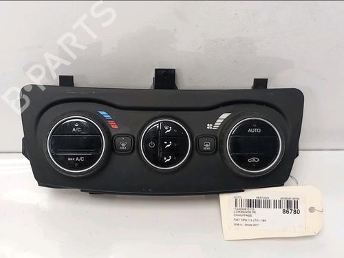 climate-control-fiat-tipo-hatchback-356_-357_-2016-37506784 main image
