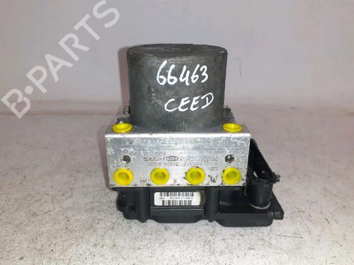 ABS Bremseaggregat KIA CEE'D Hatchback (ED) 1.6 CRDi 115 (115 hp) 30427401